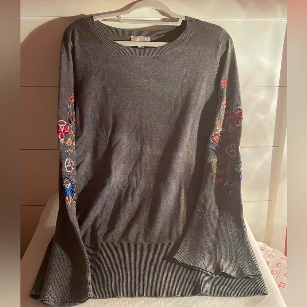 Belle by Kim Gravel size large sweater with embroidered sleeve.
